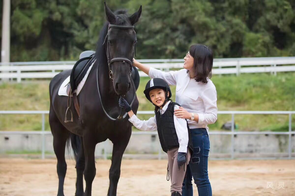安全骑马健康成长亲子马术体验bj将驹龙国际马术顺义高丽营镇