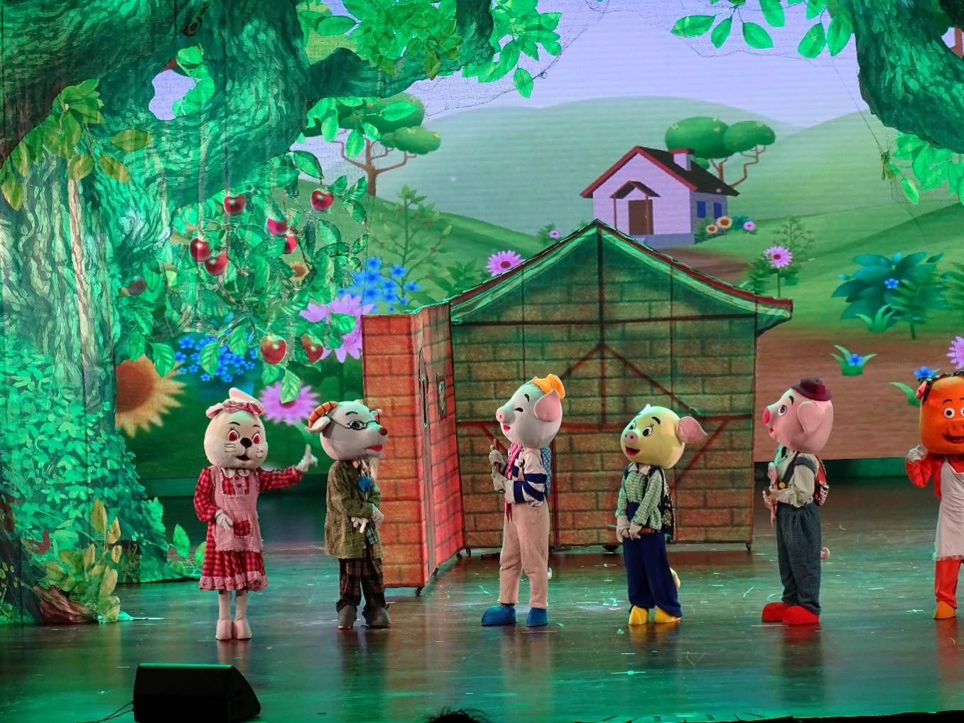 经典童话励志舞台剧《三只小猪》